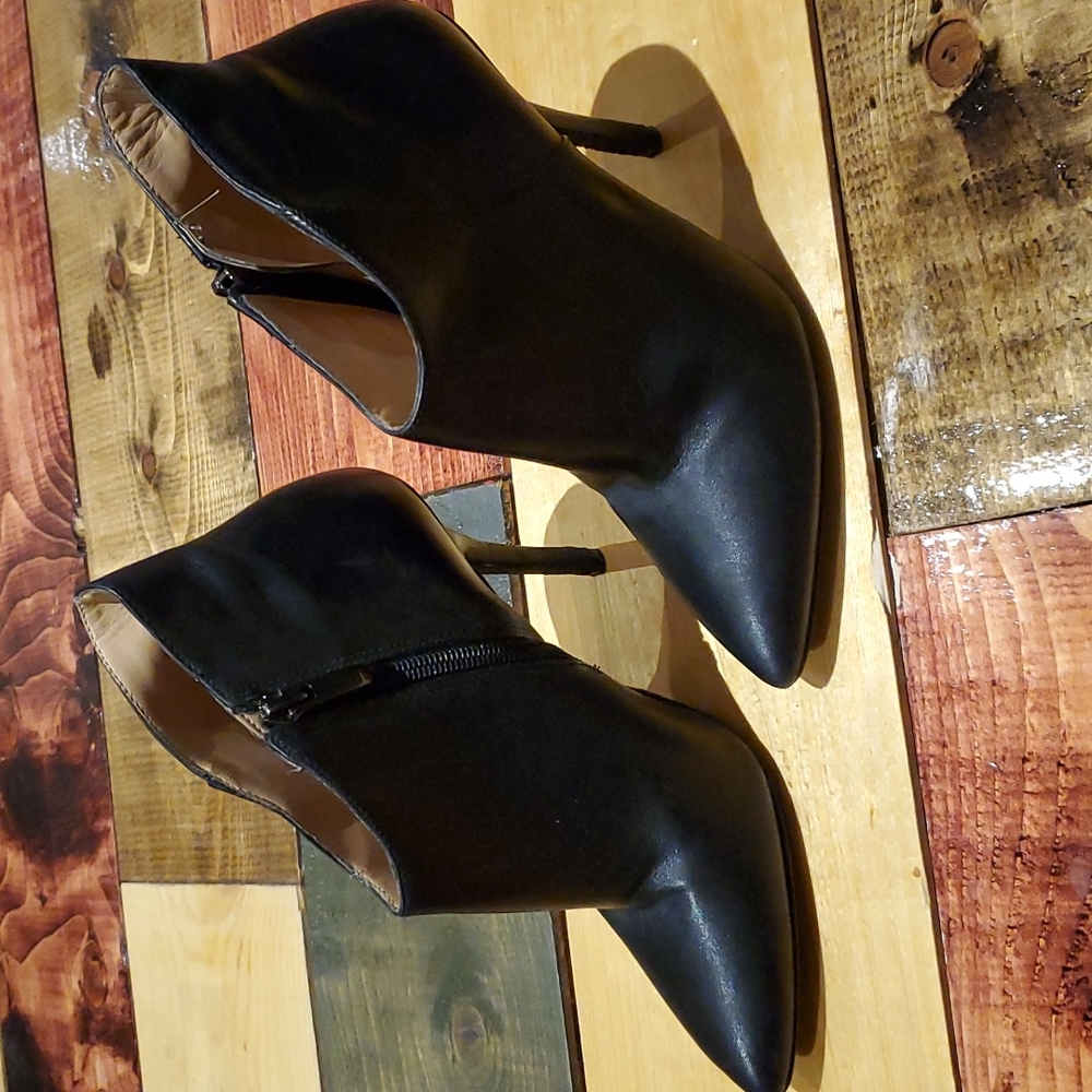Enzo Angiolini Black Booties